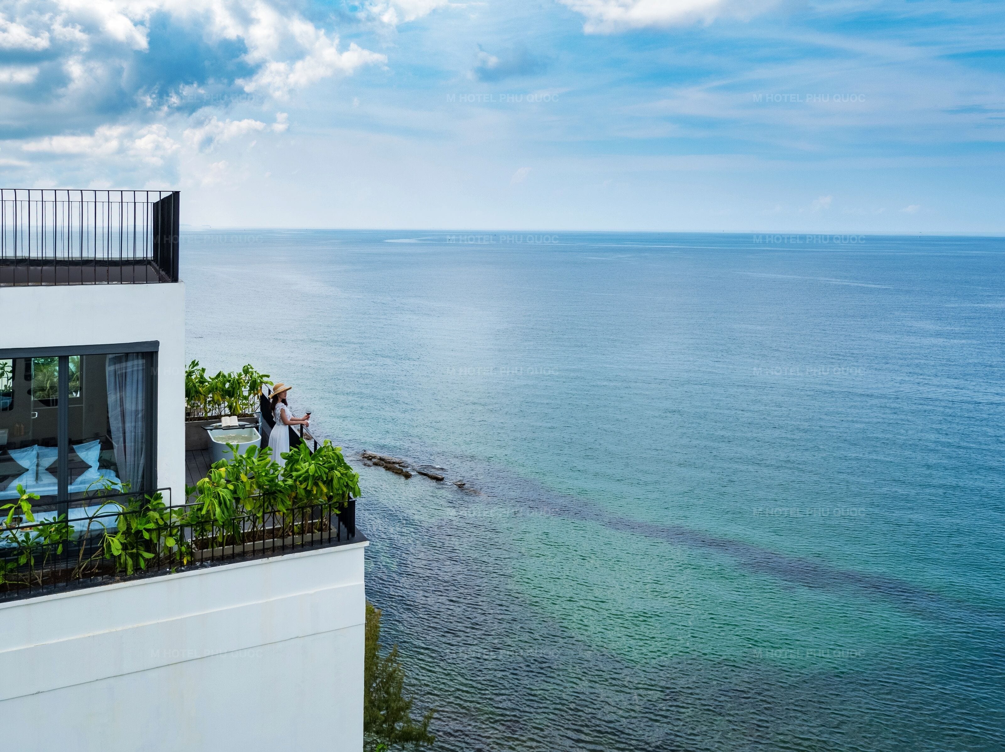 rooftop ocean view suite | terrace/patio