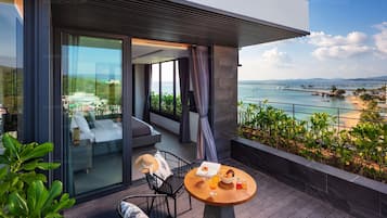 Rooftop Partial Seaview Suite | Premium bedding, pillow-top beds, minibar, in-room safe