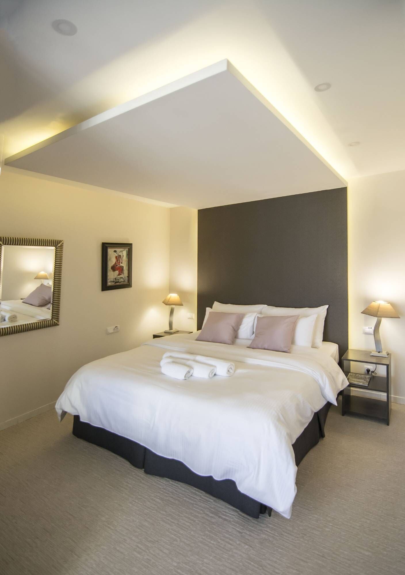 Comfort studio suite | Desk, laptop workspace, soundproofing, free WiFi