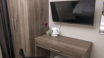 Desk, laptop workspace, soundproofing, free WiFi