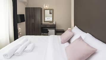 Comfort room | Desk, laptop workspace, soundproofing, free WiFi