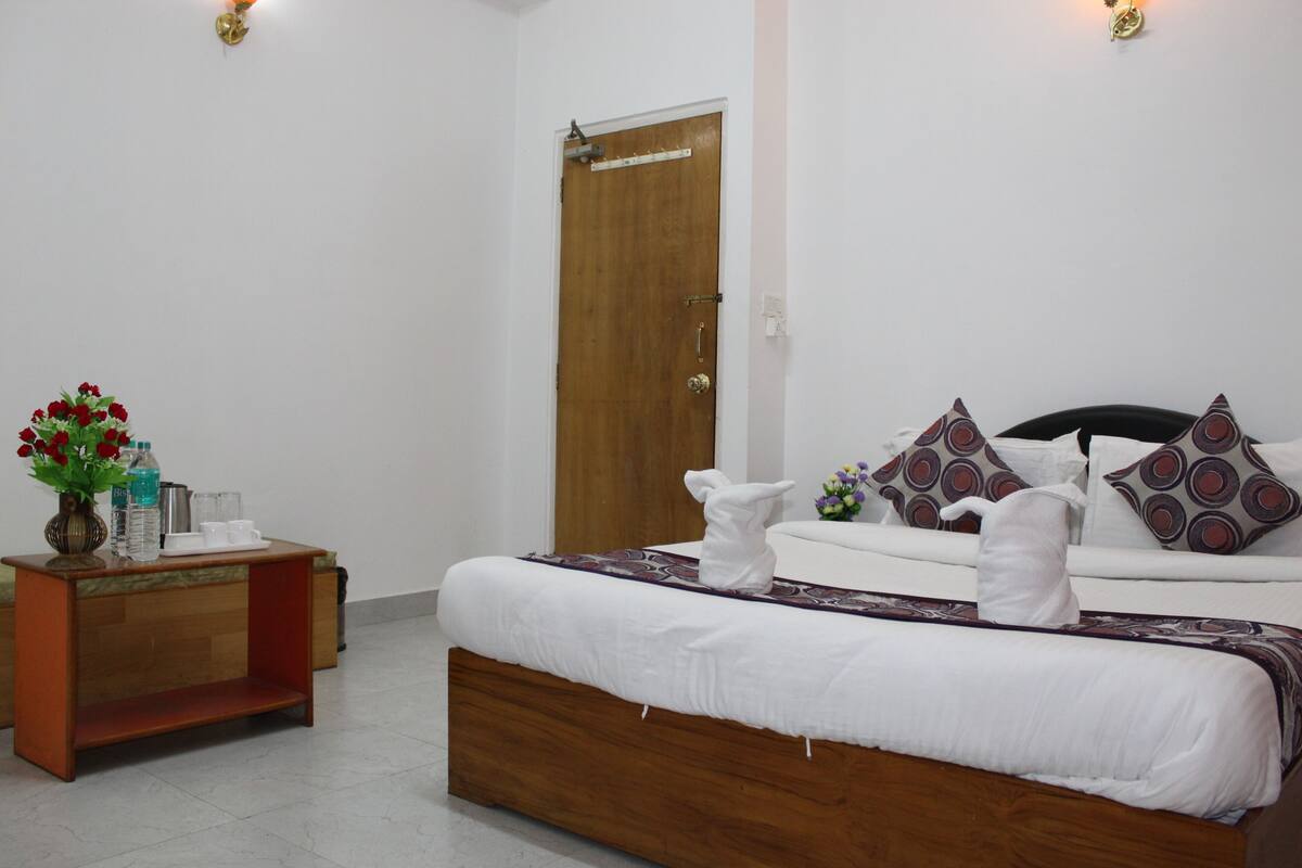 Deluxe Double Room | Premium bedding, memory foam beds, in-room safe, soundproofing