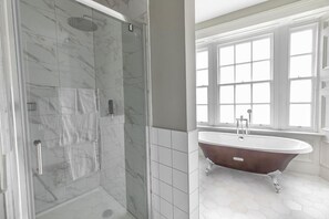 Bathroom - Black Friars (Inverness)