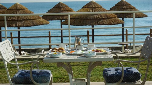 Al Kout Beach Hotel