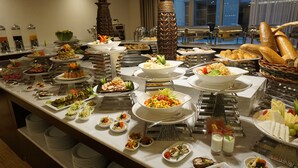 Petit déjeuner buffet