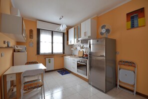 Frigorifero, microonde, forno