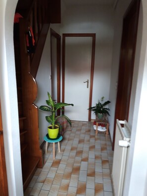 Interior - "Feel at home" in Leuven. Comfortable house (98 m2, max 4p) in city outskirts Leuven. (Leuven)