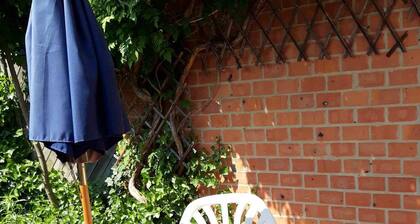 "Feel at home" in Leuven. Comfortable house (98 m2, max 4p) in city outskirts Leuven.