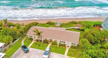 Sea Turtle Suite 2, Oceanfront boutique cottage at Serenity in Melbourne Beach!