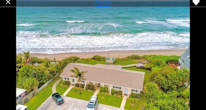 Sea Turtle Suite 2, Oceanfront-boutique-mökki Serenityssä Melbourne Beachillä!