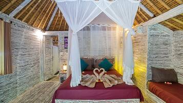 Deluxe Interconnecting Room | 2 bedrooms, premium bedding, minibar, in-room safe