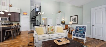 Santorini Sunsets: Oceanside duplex, privé hot tub met Corolla Light Amenties