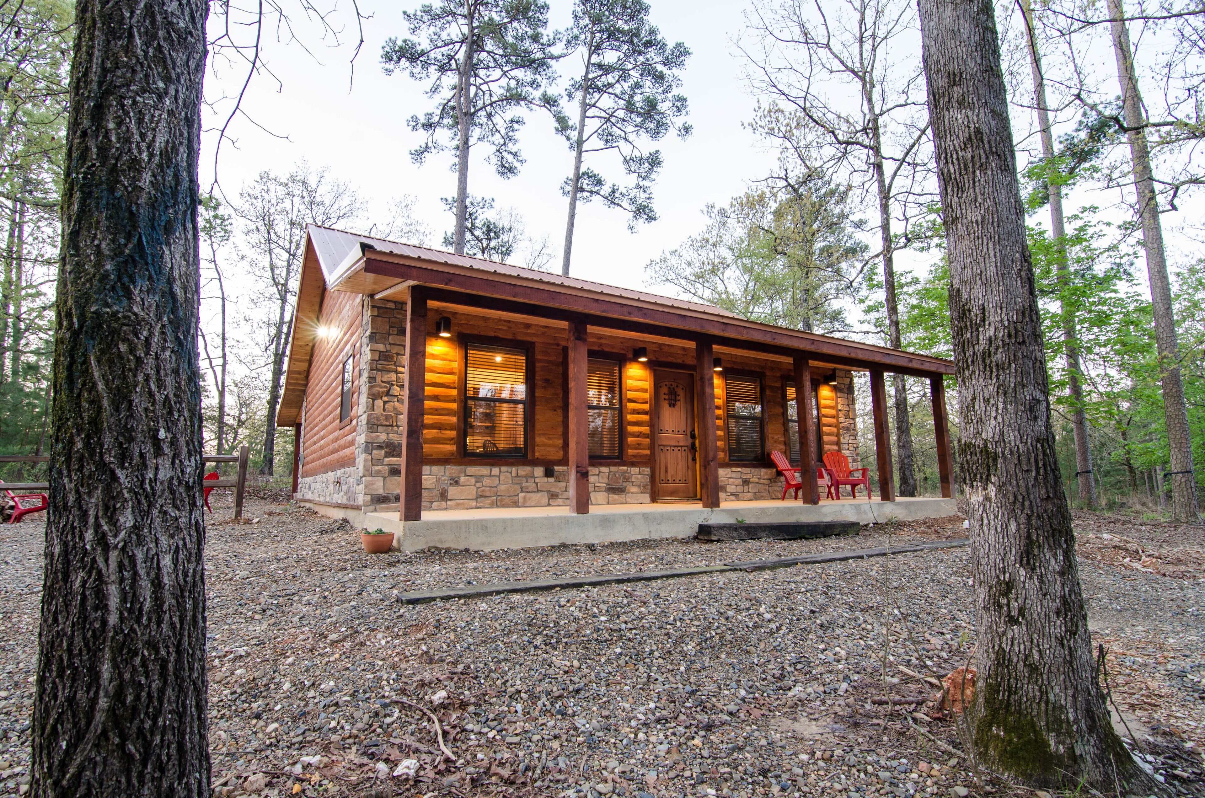Hickory Moon - 1 Bedroom Couples Cabin near Beavers Bend Park