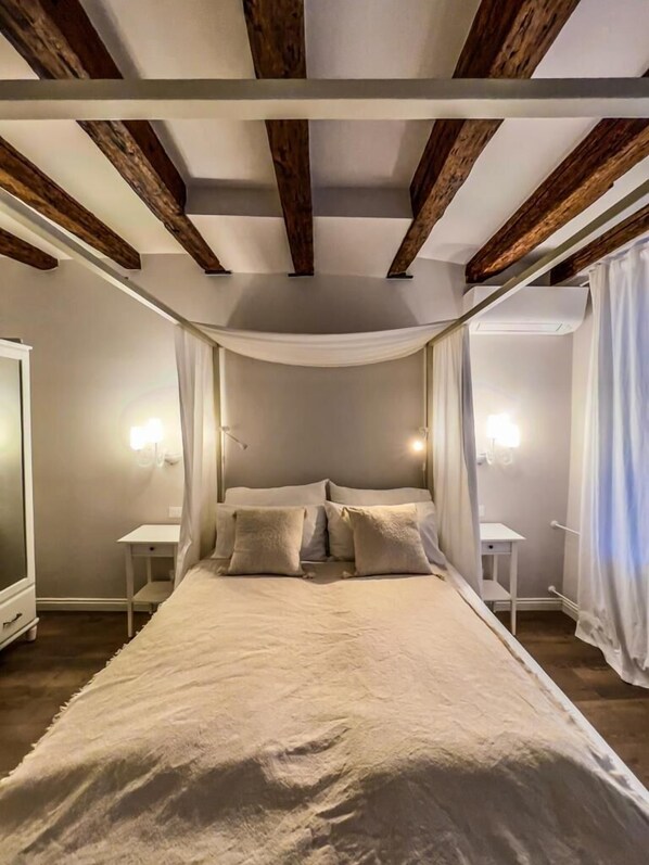 1 bedroom, iron/ironing board, free WiFi, bed sheets