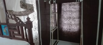 Mzalendo holiday apartments and guest House