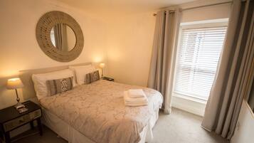 2 habitaciones, tabla de planchar con plancha, wifi y ropa de cama