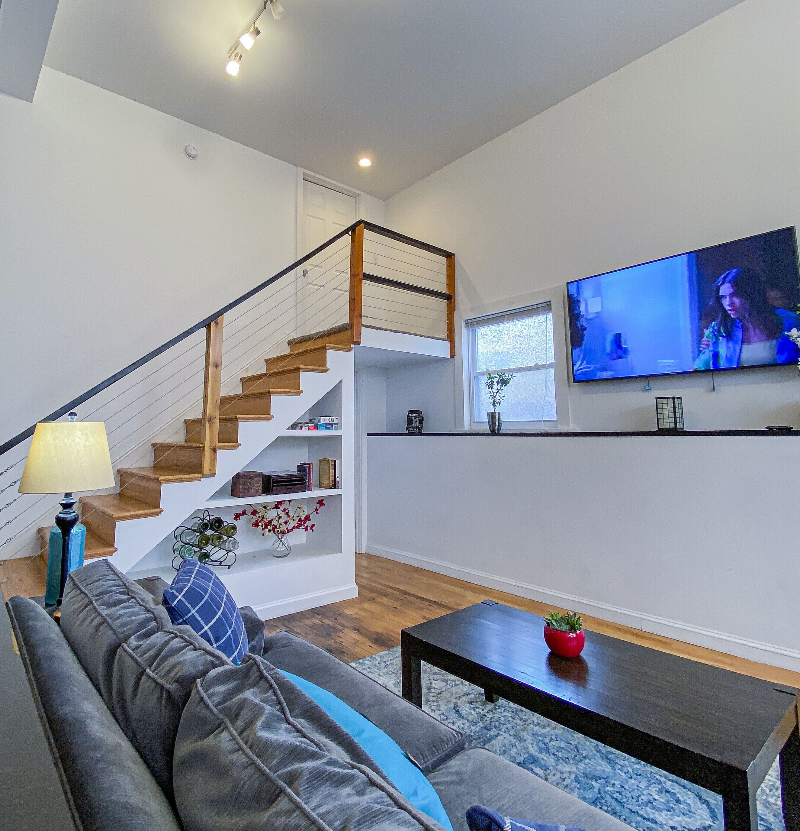 Remodeled Historic Apartment 5 mins from Downtown w/Life Changing Shower!