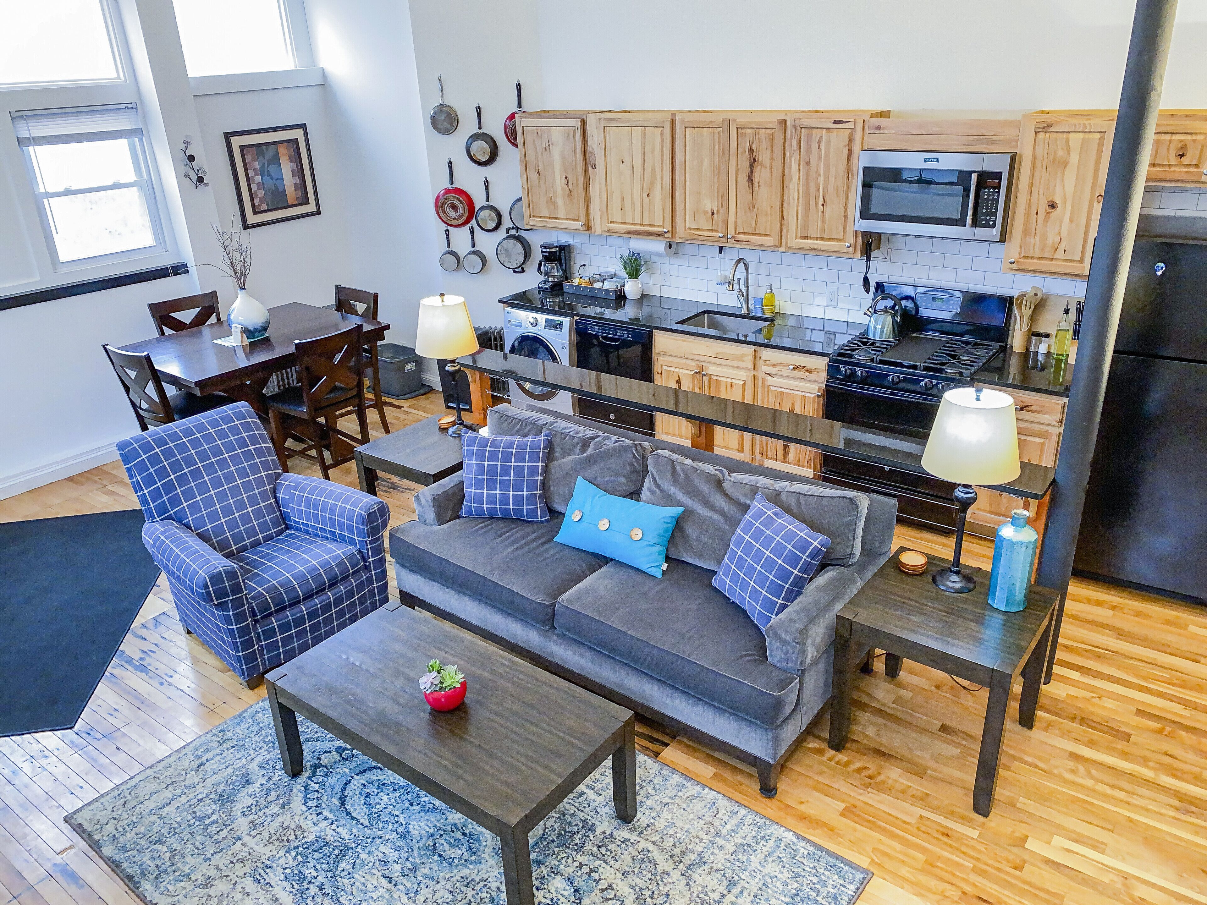 Remodeled Historic Apartment 5 mins from Downtown w/Life Changing Shower!