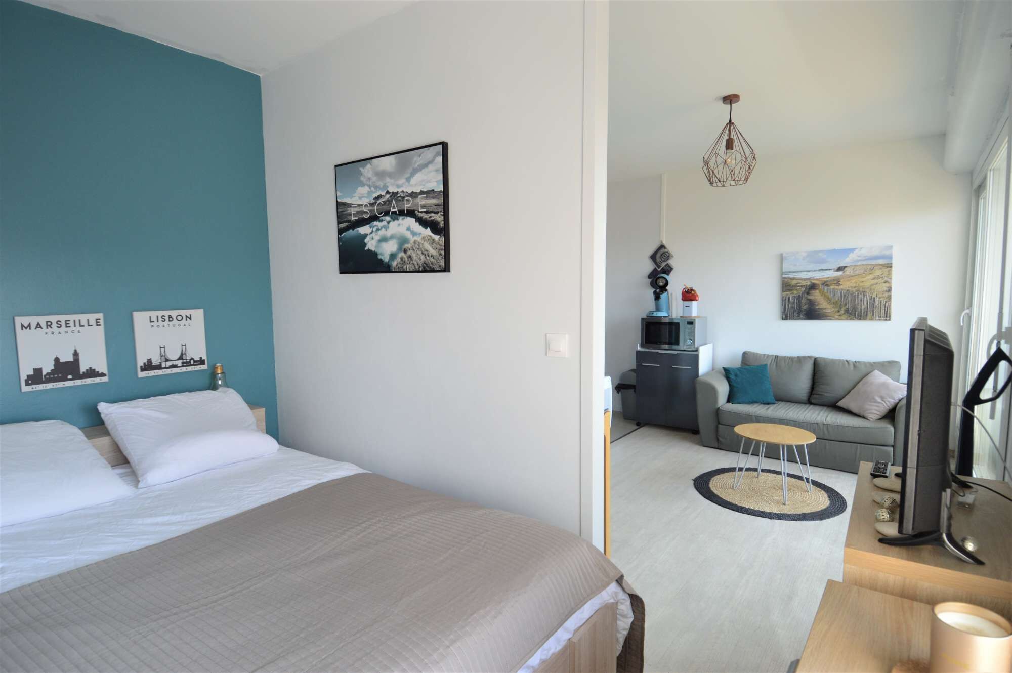 Charming apartment with balcony 20m from the sea