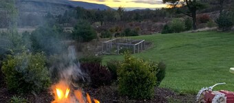 Blue Mountain Vacation Home by Palmerton 47 Acres Hiking Trails Pickleball Court