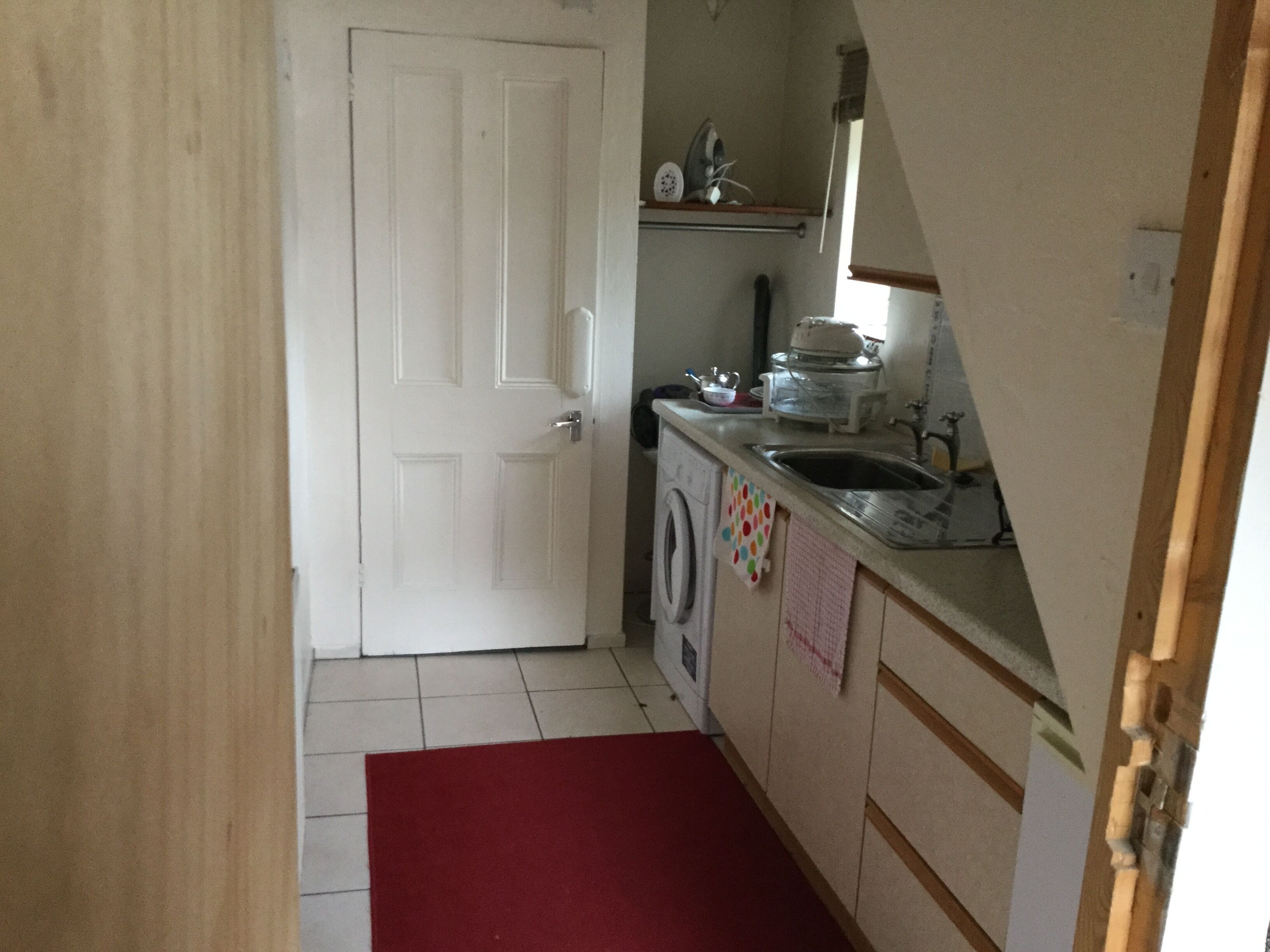 Cottage | Private kitchen | Fridge, microwave, oven, stovetop