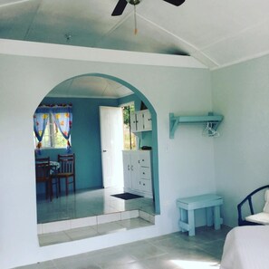 1 bedroom, iron/ironing board, WiFi, bed sheets - Ebony Cottage, on a hill overlooking the Sea (Treasure Beach)