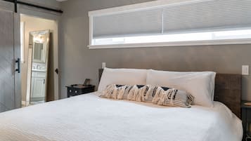 3 bedrooms, memory foam beds, in-room safe, iron/ironing board