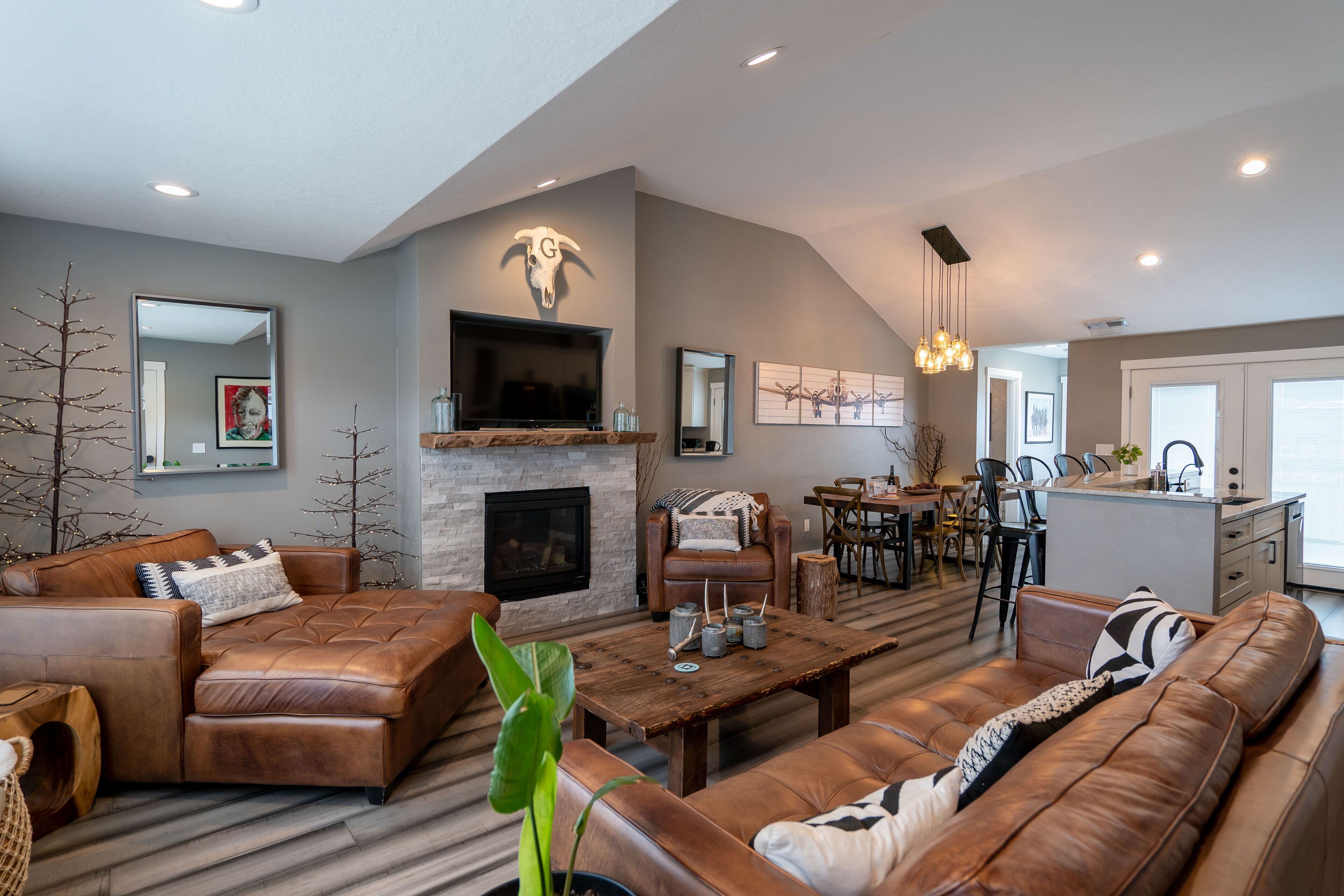 University Area Bungalow - The Moxie Harris House