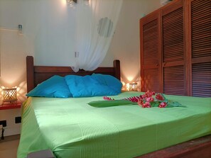 2 chambres, coffres-forts dans les chambres, fer et planche à repasser