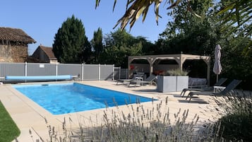 Piscine extérieure, piscine chauffée