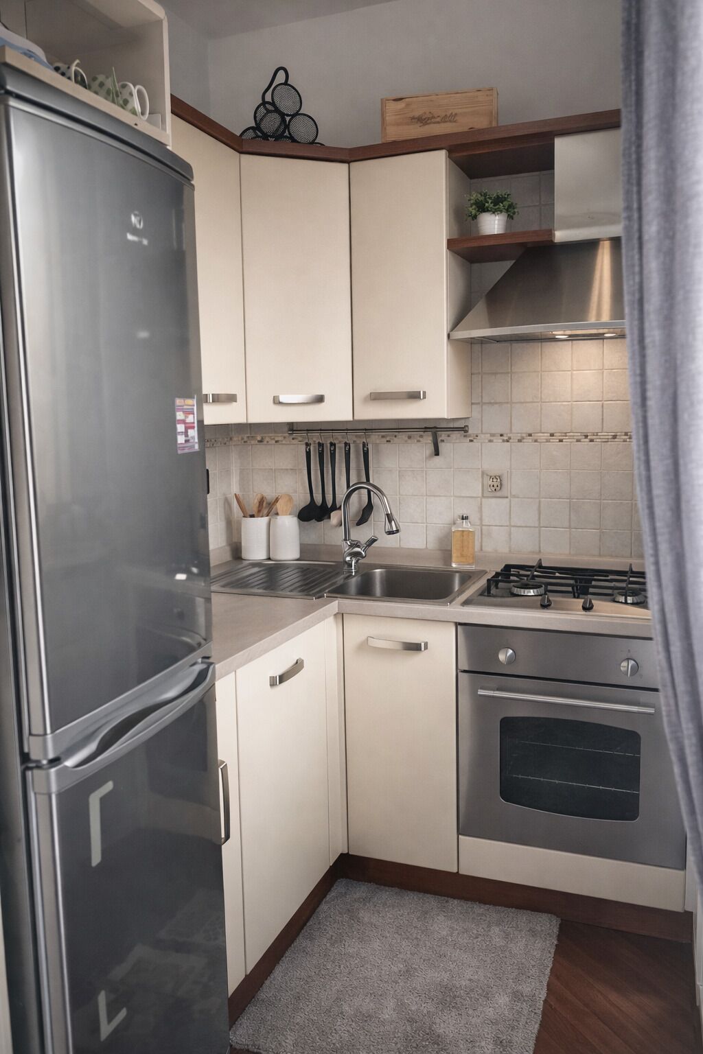 Kühlschrank, Ofen, Herdplatte, Geschirrspüler