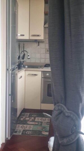 Refrigerador, horno, parrilla de estufa y lavavajillas