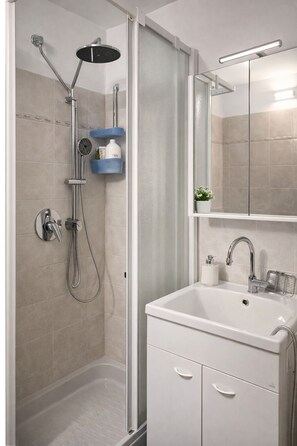 Shower, hair dryer, bidet, towels - The princesses of Rho, near Rho Fiera (Rho)