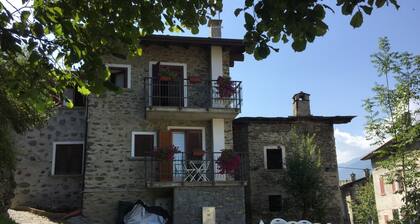 Two-room vacation immersed in the nature of Valtellina