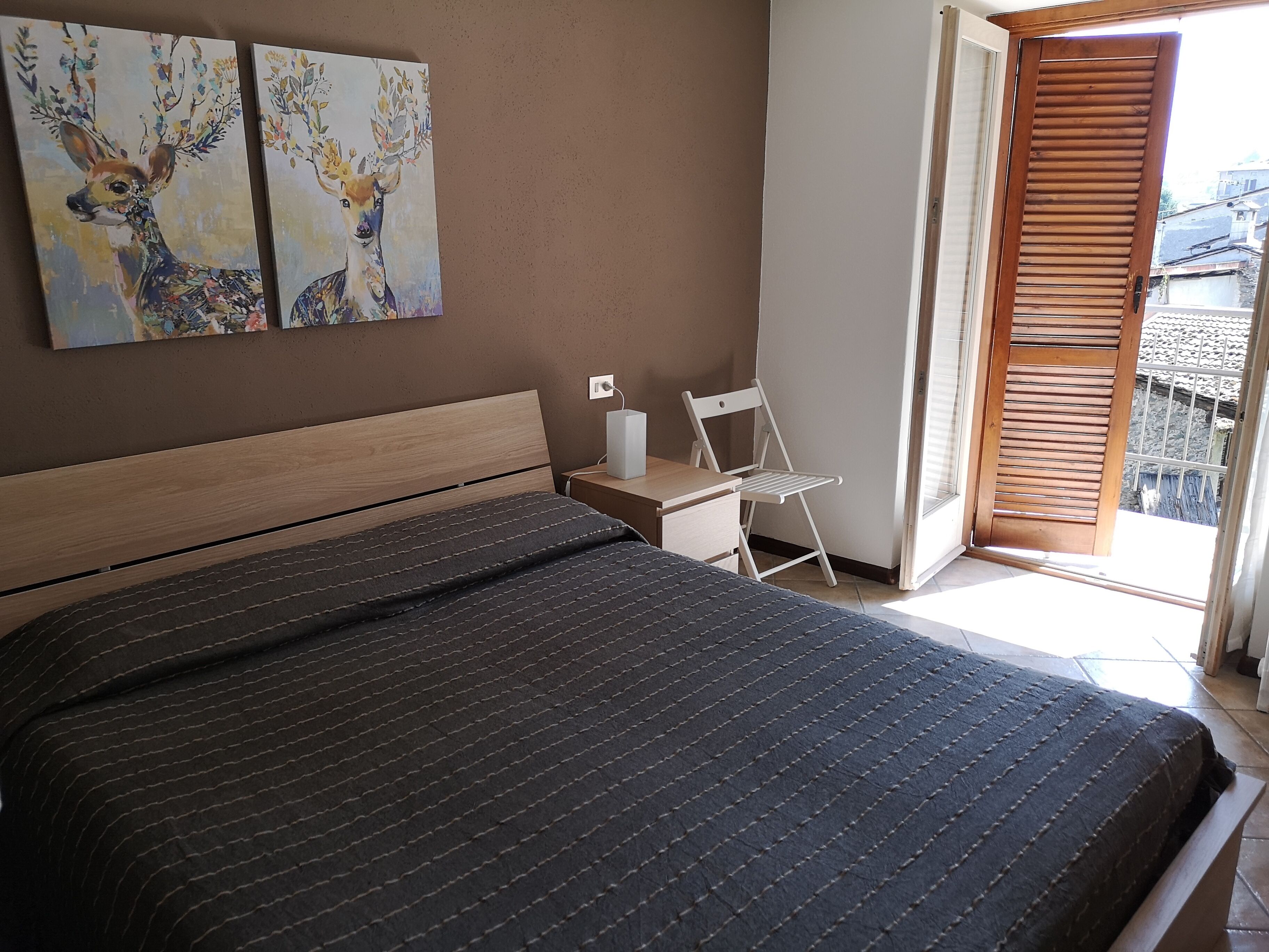 1 habitación, tabla de planchar con plancha, wifi y ropa de cama 