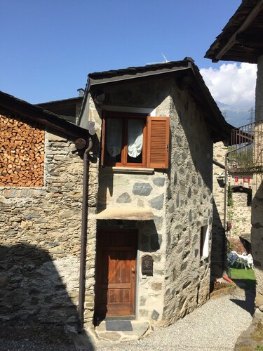 Moia 34 apartment nestled in the nature of Valtellina