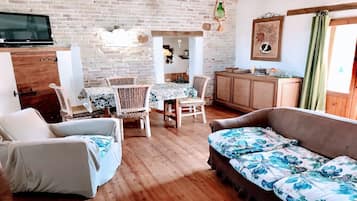 Smart-TV, Kamin, Bücher