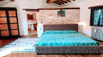 2 bedrooms, iron/ironing board, travel crib, free WiFi