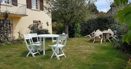 Les contines Appartement meublé dans maison individuelle avec jardin arboré