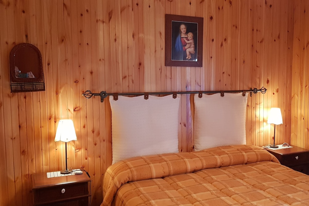 Charm and relaxation in Rivisondoli