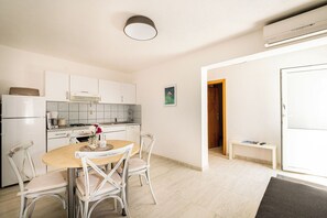 Fridge, oven, dishwasher, toaster