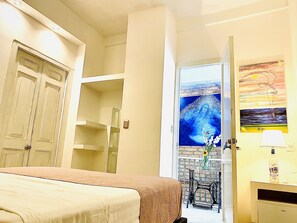 Frette Italian sheets, premium bedding, down duvets, memory-foam beds