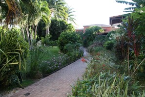 Property grounds - Luxurious Porto Cupecoy (Lowlands)