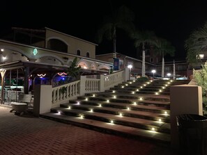 Exterior - Luxurious Porto Cupecoy (Lowlands)