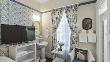 Chambre, 1 lit double (Shower and Sink, Shared Bathroom) | Décoration personnalisée, ameublement personnalisé