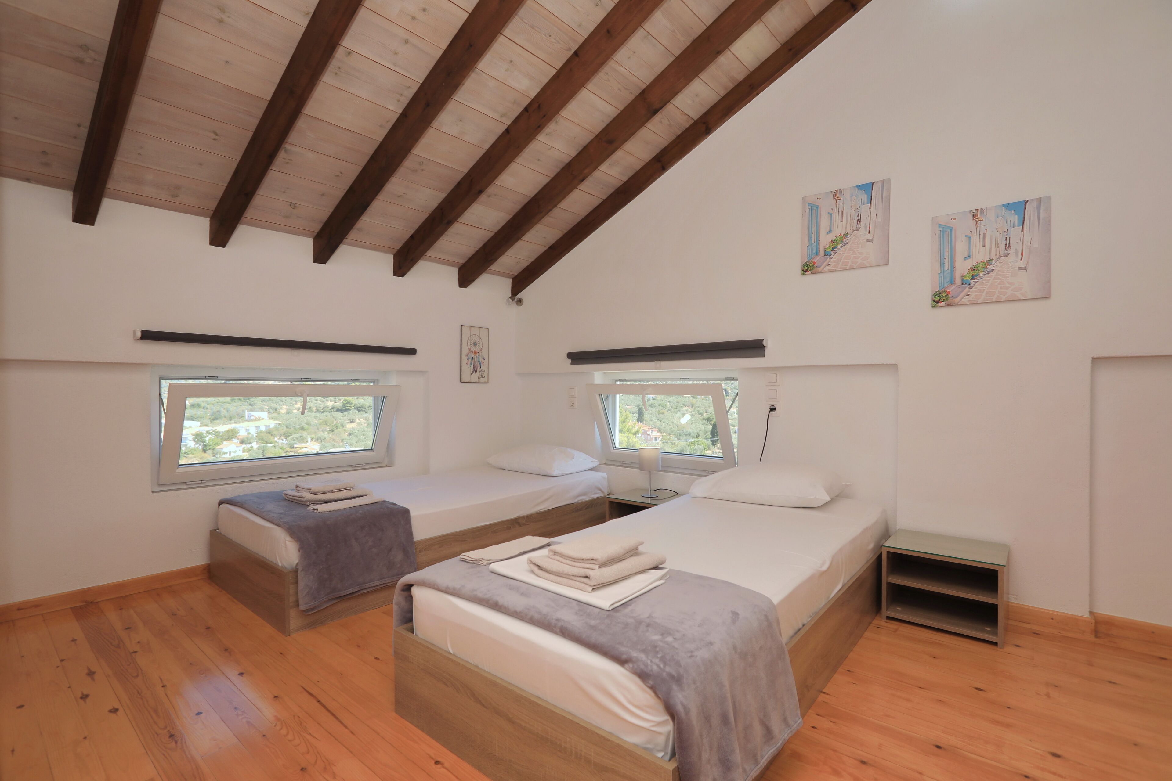 ΒΙΛΛΑ ΕΥΑ ΜΕ ΘΕΑ ΣΤΗΝ ΘΑΛΛΑΣΑ