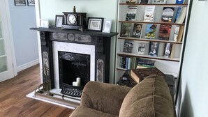 Living area - Mallamoore House (Heart's Content)