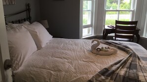 Winnifred and Gerald Room - Mallamoore House (Heart's Content)