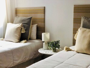 Unclassified image, 3 of 43, button