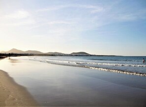 Unclassified image, 5 of 43, button - Canaryislandshost l Surf Lanzarote (Caleta de Famara)